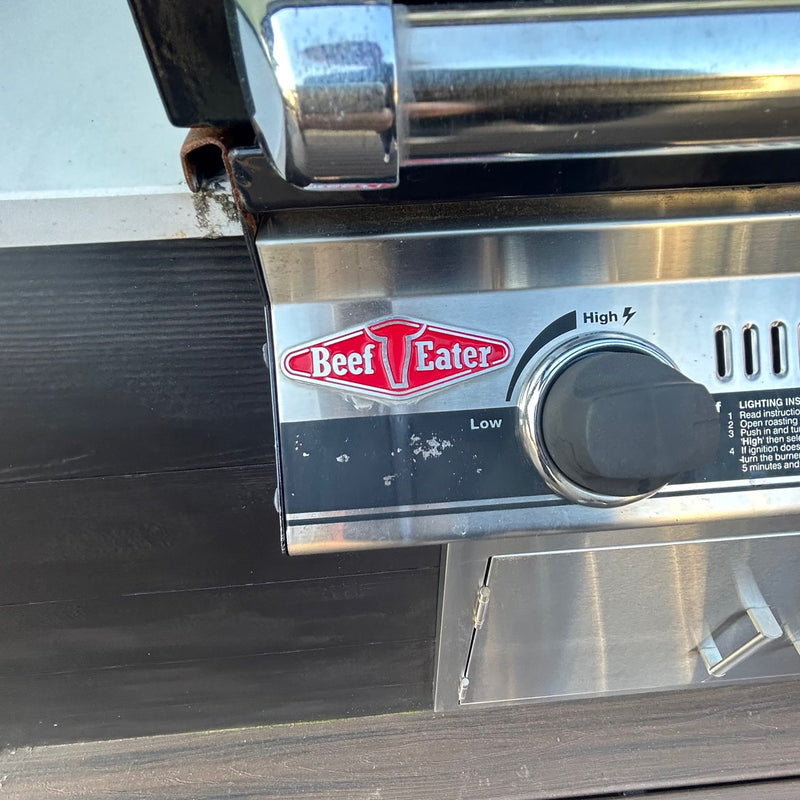Ex Display BeefEater Signature S3000E Series 5 Burner Build-in Gas Barbecue - Image 3