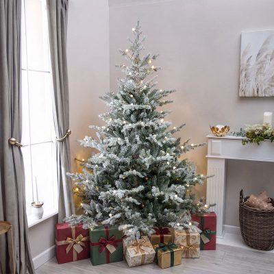 Regent Artificial Pre-Lit Green PE/PVC Christmas Tree with Snow 6FT, 7FT