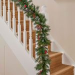 The Christmas Centre Heritage Bloom 9ft (275cm) Prelit Christmas Garland with Warm White Battery Operated LED Lights
