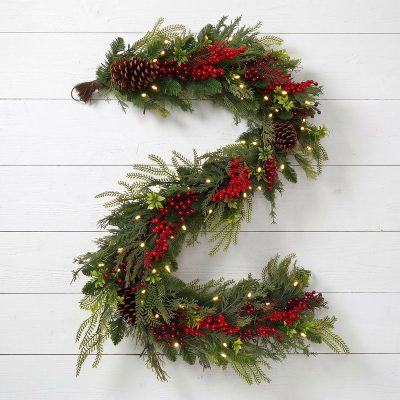 The Christmas Centre Classic Berry 6ft (180cm) Prelit Christmas Garland with Warm White Battery Operated LED Lights